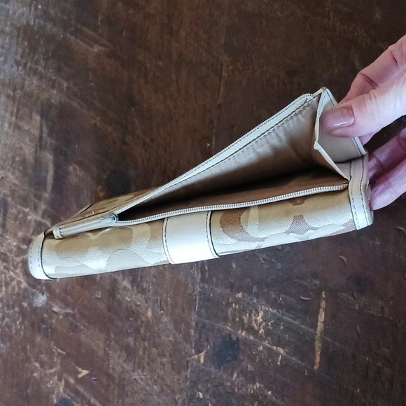 Coach Signature Checkbook Wallet - Picture 9 of 10